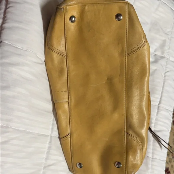 Coach Camel Leather Bag with Cream Scarf - Picture 13 of 13